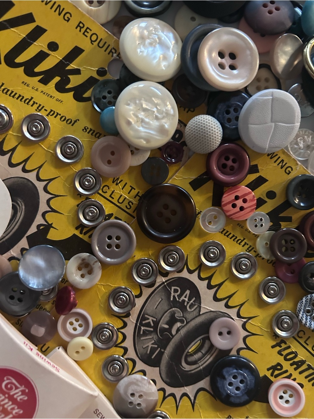 Large lot of vintage and antique sewing supplies and buttons